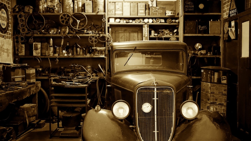 vitrine-LE CASTELLET-min_antique_auto_automobile_automotive_car_classic_equipment_fix-1169797